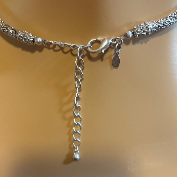 Rare Find, Premier Designs Intricate Silver Necklace & Earring Set - Picture 6 of 7